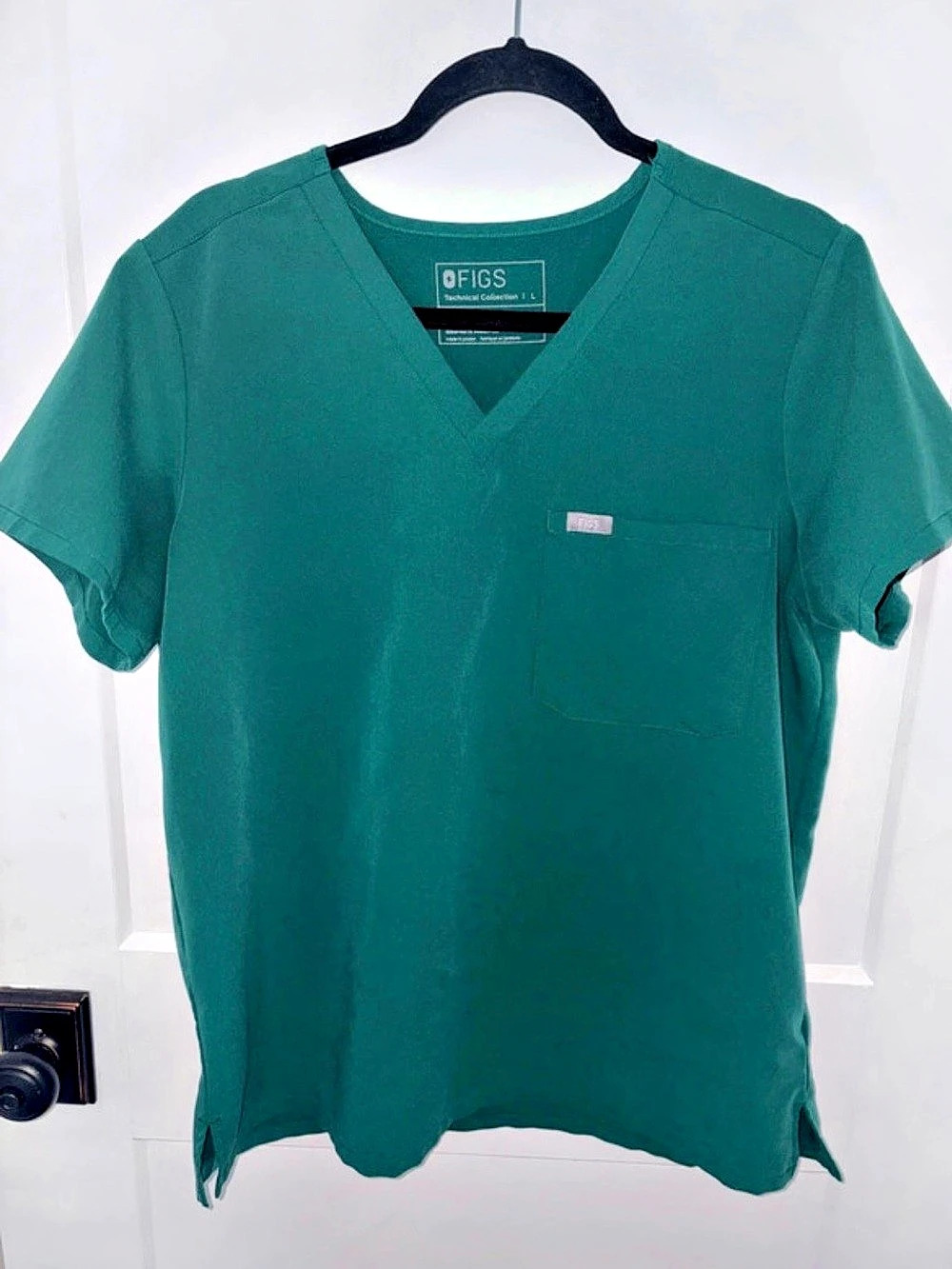 FIGS Technical Collection 1 V-Neck Scrub Top in Green